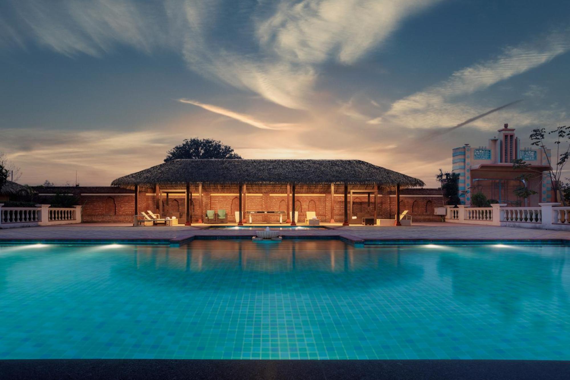 Hotel Namaste Dwaar - The Gateway To Rural India Khatauli Exterior foto